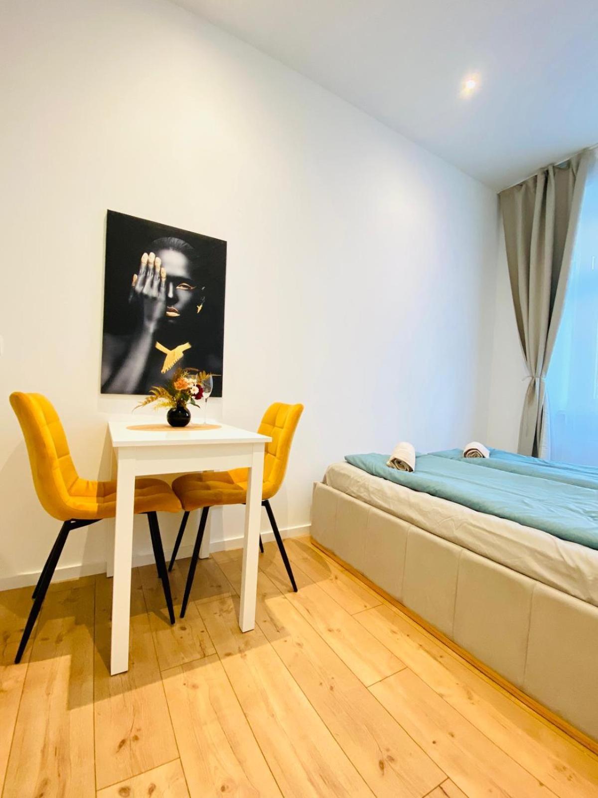 Ottakring Gem Shared 4-br Retreat Breathtaking Views Apartment Wien